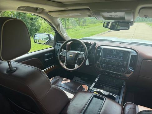 Used 2015 Chevrolet Silverado 2500 High Country w/ Duramax Plus Package AWD/4WD image 19