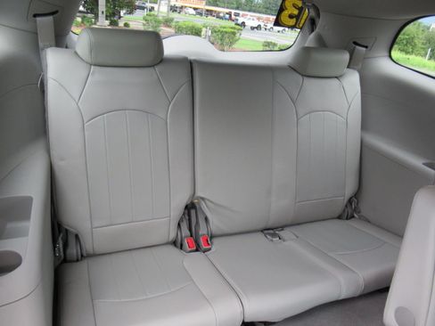 Used 2013 Buick Enclave Leather FWD image 33