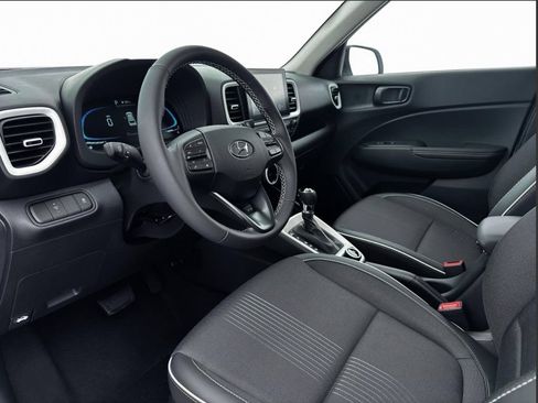Used 2026 Hyundai Venue SEL FWD image 5