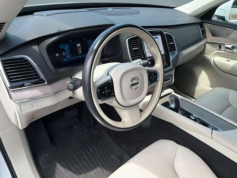 Certified 2023 Volvo XC90 B5 Plus w/ Protection Package Premier AWD/4WD image 4