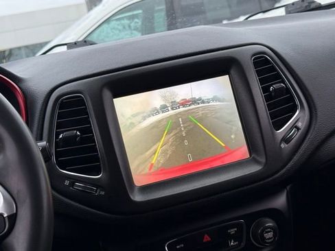 Used 2021 Jeep Compass Trailhawk image 4