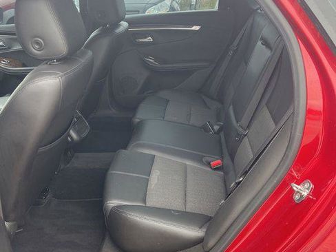 Used 2015 Chevrolet Impala LT w/ Convenience Package image 11