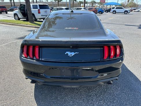 Used 2022 Ford Mustang Coupe image 5