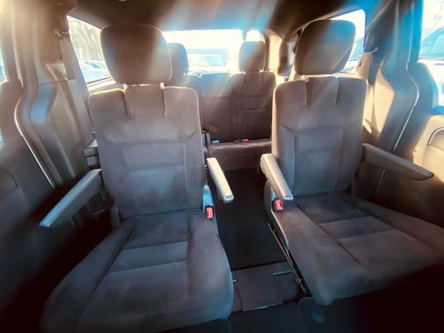 Used 2016 Dodge Grand Caravan SE image 11