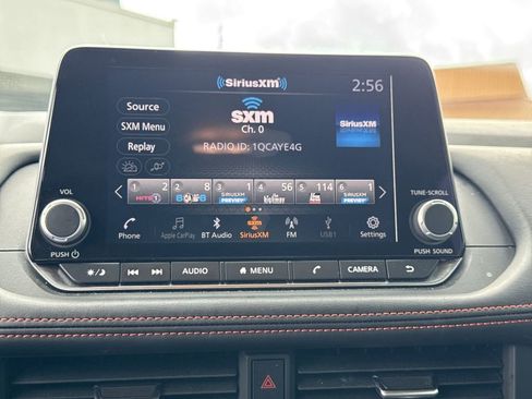Used 2025 Nissan Rogue SV AWD/4WD image 28