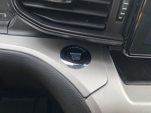 Used 2023 Ford Explorer XLT w/ Class IV Trailer Tow Package image 18