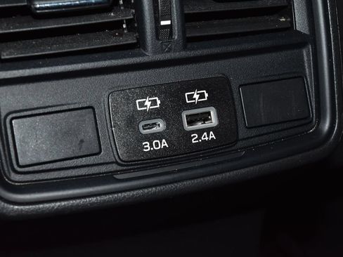Used 2025 Subaru Forester Premium AWD/4WD image 21