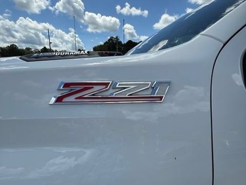 Used 2022 Chevrolet Silverado 2500 LTZ w/ LTZ Plus Package AWD/4WD image 5