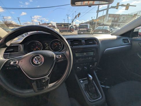 Used 2015 Volkswagen Jetta SE FWD image 21