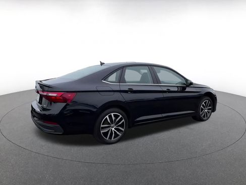 Used 2025 Volkswagen Jetta SE image 14