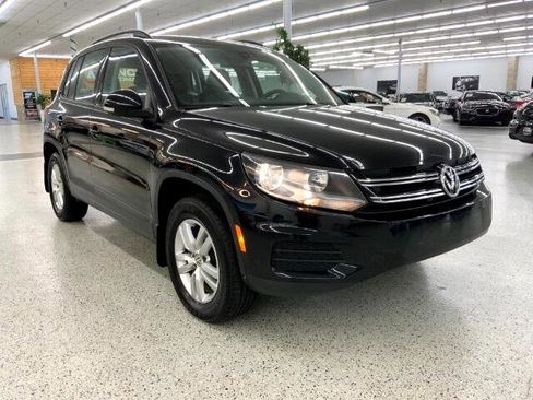 Used 2016 Volkswagen Tiguan S image 5