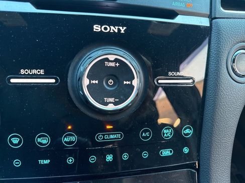 Used 2013 Ford Taurus Limited image 16