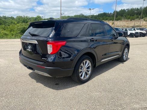 Used 2024 Ford Explorer XLT w/ Equipment Group 202A AWD/4WD image 6