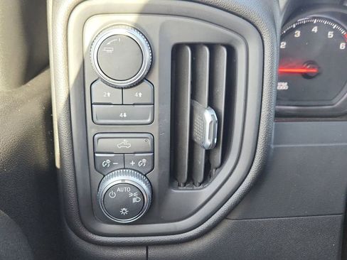 Used 2021 GMC Sierra 2500 4x4 Crew Cab w/ Convenience Package image 29