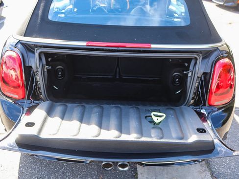 Used 2018 MINI Cooper S image 23