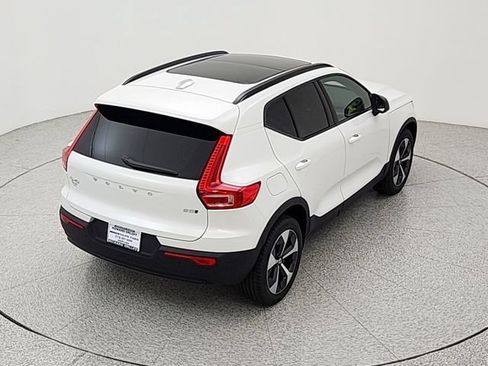 New 2026 Volvo XC40 B5 Plus w/ Protection Package Premier AWD/4WD image 33