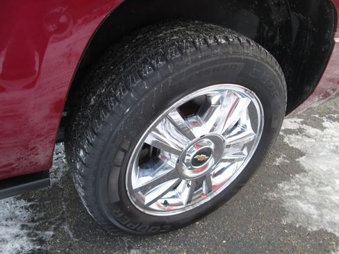 Used 2010 Chevrolet Suburban LTZ image 36