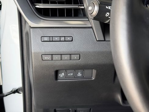 Used 2025 Lexus GX 550 w/ Accessory Package (31) AWD/4WD image 21
