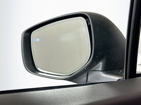 Used 2023 Subaru Outback Premium image 16