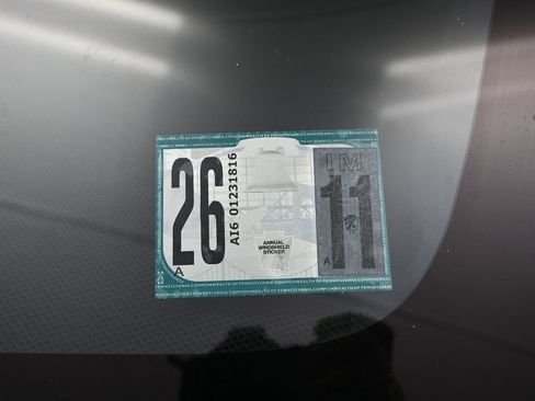 Used 2022 Tesla Model X Plaid image 7