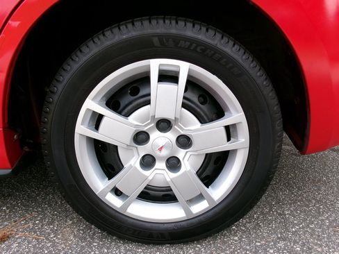 Used 2009 Pontiac Vibe w/ Preferred Package FWD image 36