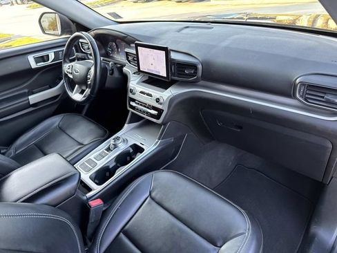 Certified 2022 Ford Explorer XLT w/ Equipment Group 202A image 14
