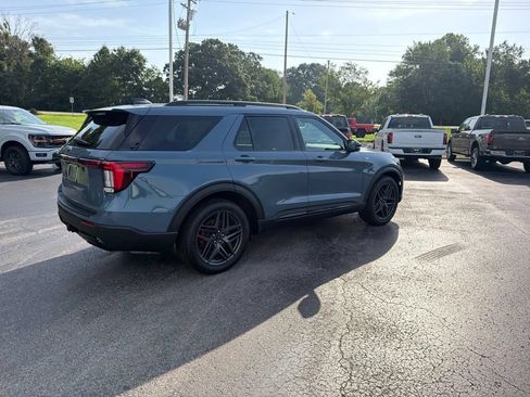 New 2026 Ford Explorer ST-Line w/ ST-Line Street Pack RWD image 3