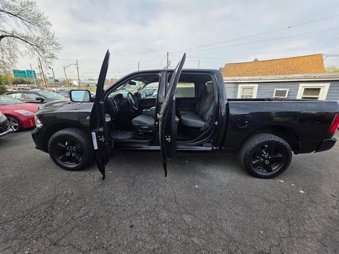 Used 2016 RAM 1500 Express w/ Black Ram 1500 Express Group AWD/4WD image 8