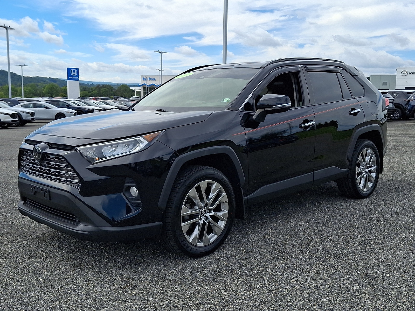 Used 2019 Toyota RAV4 Limited w/ Advanced Technology Package AWD/4WD image 4