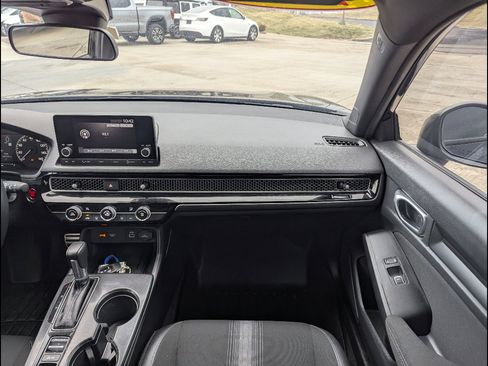 Used 2023 Honda Civic Sport image 4