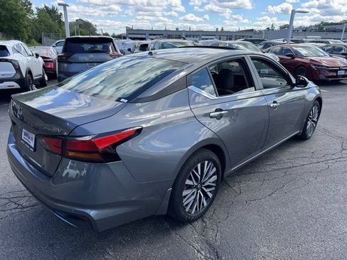 Used 2024 Nissan Altima 2.5 SV w/ SV Premium Package FWD image 13