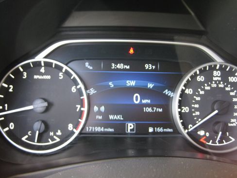 Used 2016 Nissan Murano Platinum w/ Platinum Technology Package FWD image 19