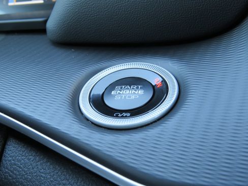 New 2025 Jeep Grand Cherokee Altitude image 27