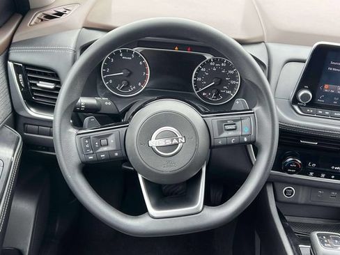 Used 2022 Nissan Rogue SV AWD/4WD image 14