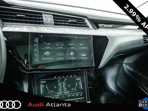 Used 2022 Audi e-tron Prestige w/ Prestige Package image 13