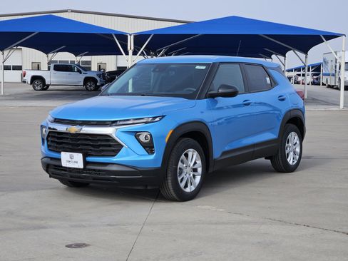New 2026 Chevrolet TrailBlazer LS w/ LS Convenience Package FWD image 2
