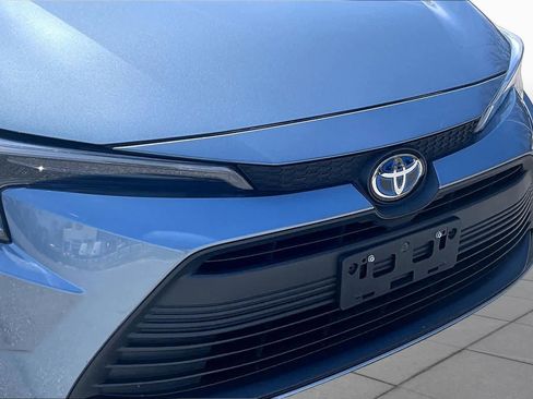 Used 2025 Toyota Corolla LE AWD/4WD image 47