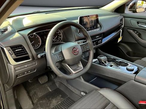 New 2026 Nissan Rogue SV image 7