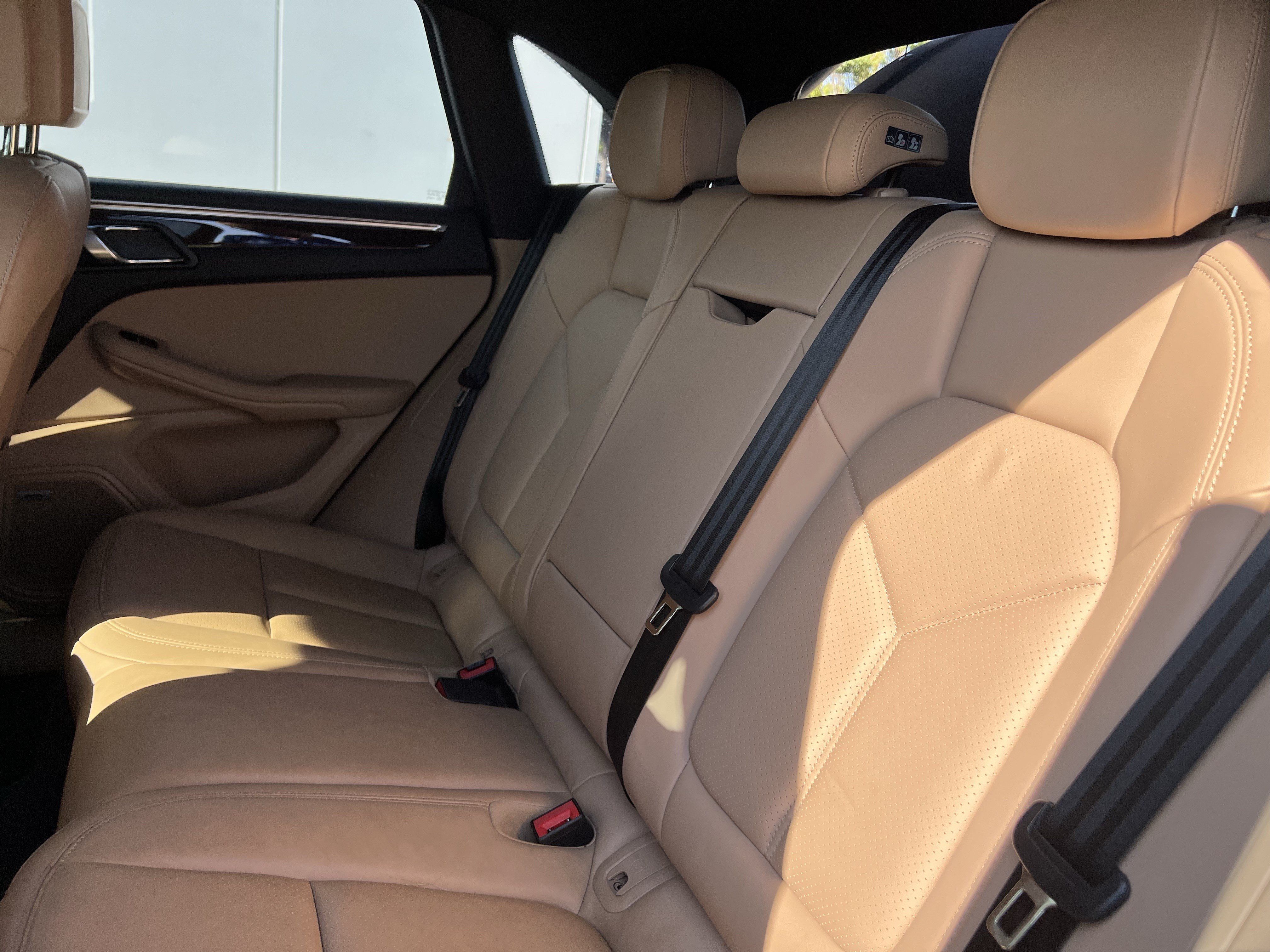 Used 2022 Porsche Macan S AWD/4WD image 32