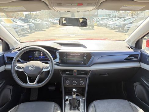 Used 2022 Volkswagen Taos SE FWD image 21