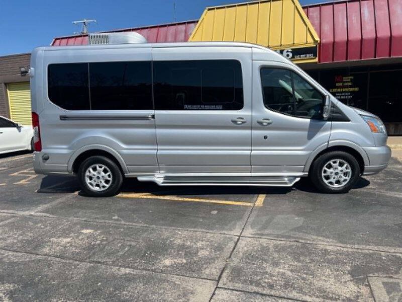 Used 2016 Ford Transit 250 148 Medium Roof RWD image 4