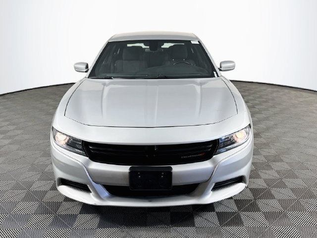 Used 2022 Dodge Charger SXT RWD image 2