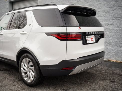 Used 2023 Land Rover Discovery S image 12