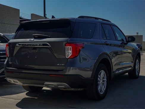 Used 2024 Ford Explorer XLT w/ Equipment Group 202A image 8