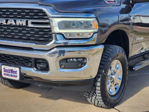 Used 2022 RAM 2500 Big Horn w/ Level C Equiment Group image 9