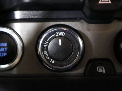 Used 2022 Toyota Tacoma TRD Sport w/ Technology Package image 46