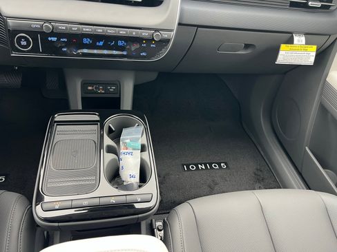 New 2026 Hyundai Ioniq 5 SEL image 33