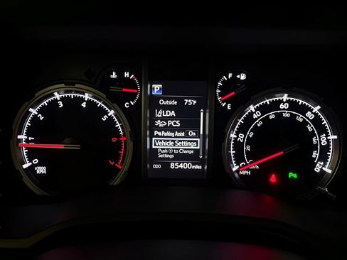 Used 2021 Toyota 4Runner Limited AWD/4WD image 22