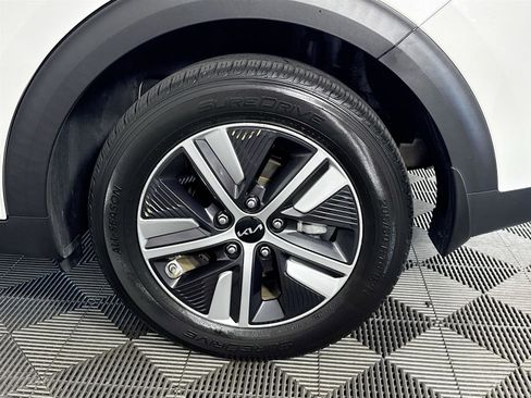 Certified 2022 Kia Niro LXS image 29