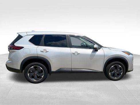 Used 2025 Nissan Rogue SV AWD/4WD image 9